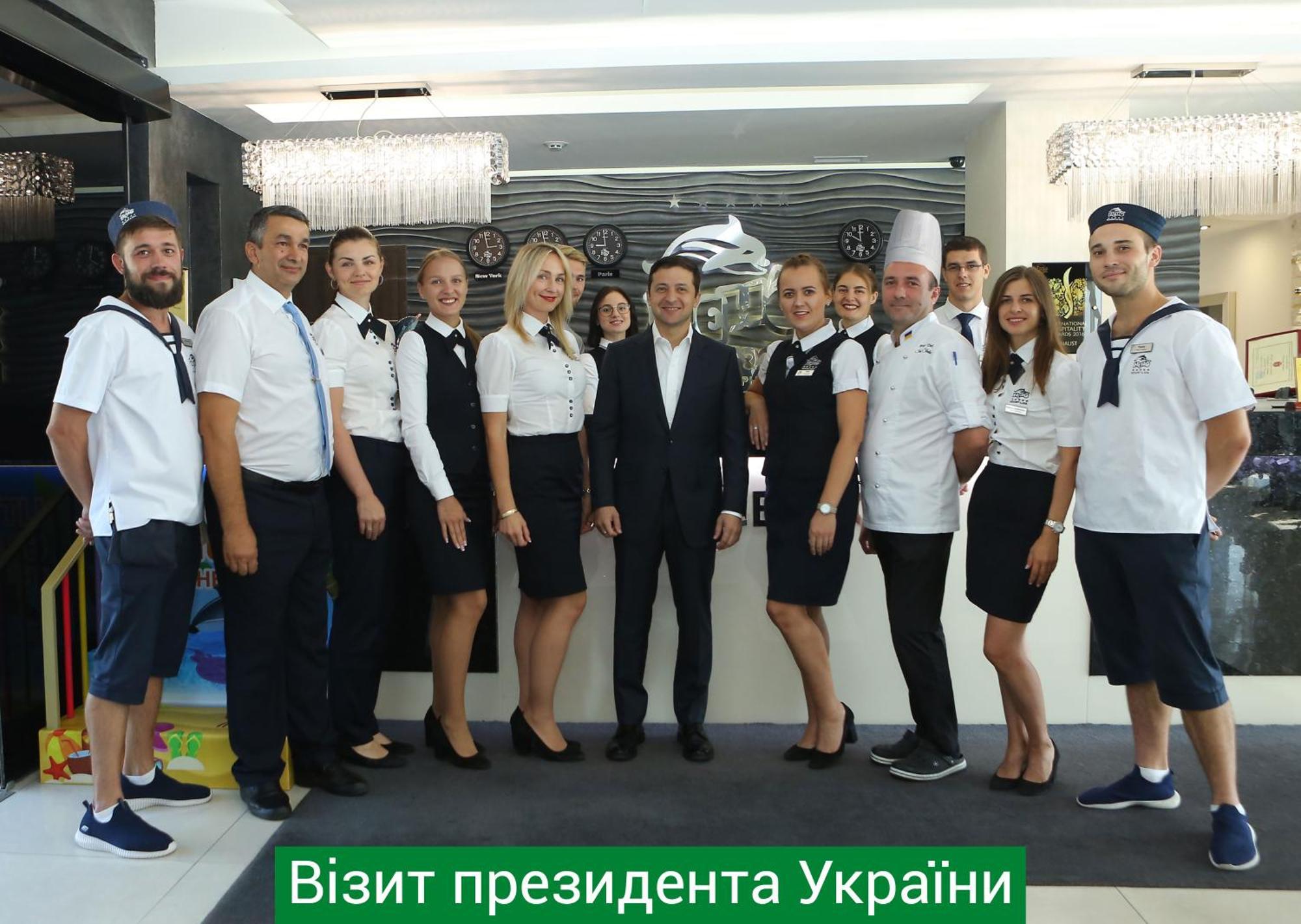 Nemo Hotel Resort & Spa Одеса Екстериор снимка President of Ukraine Petro Poroshenko with the staff of the President's Office