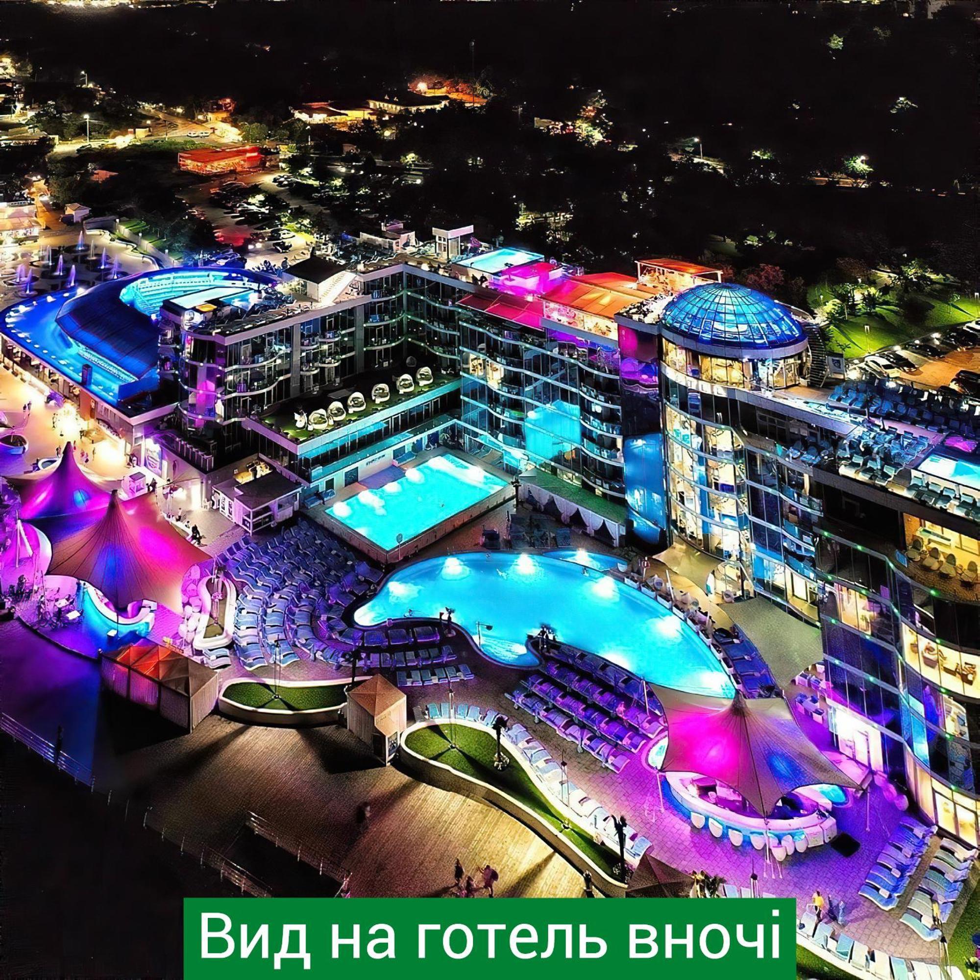 Nemo Hotel Resort & Spa Одеса Екстериор снимка The central courtyard of the complex